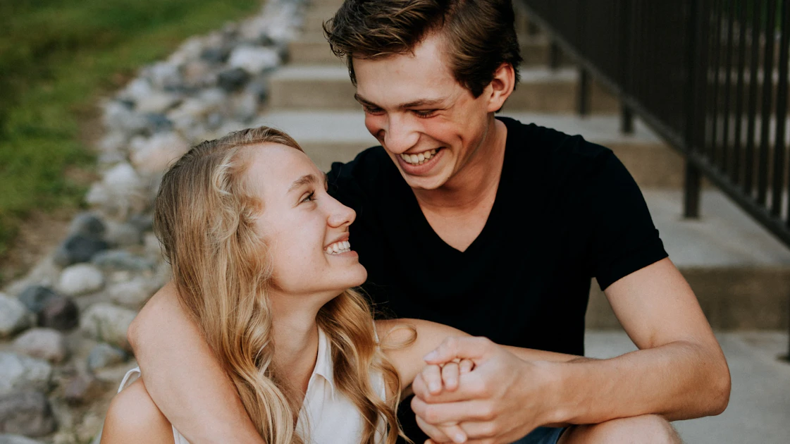 What does "never date alone" mean?